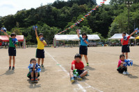 ４